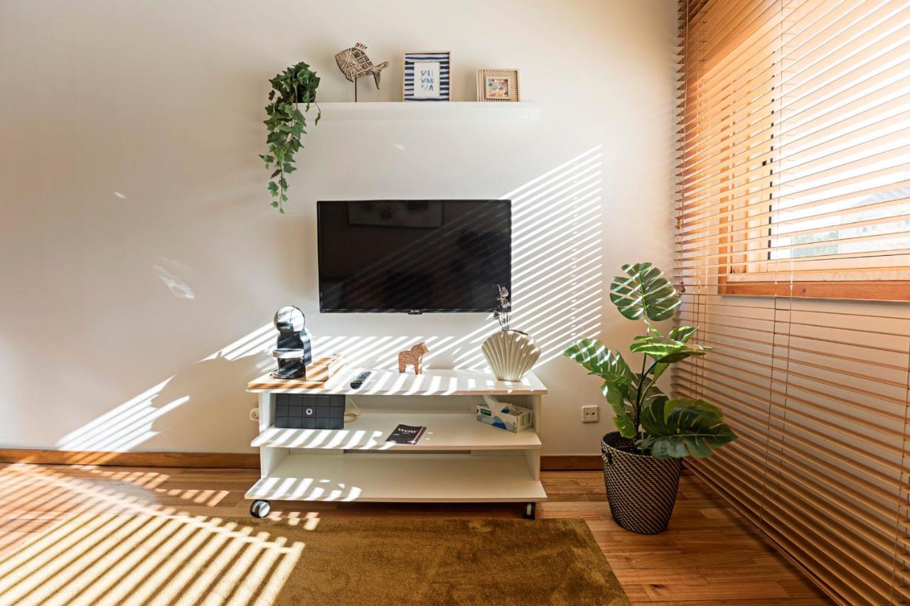Cozy Flat In Foz By Lovelystay Porto Exterior photo